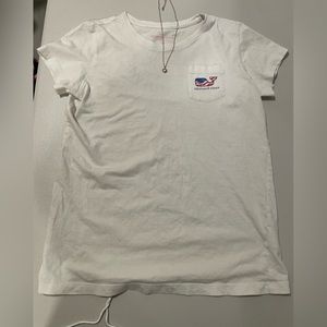 vineyard vines t shirt